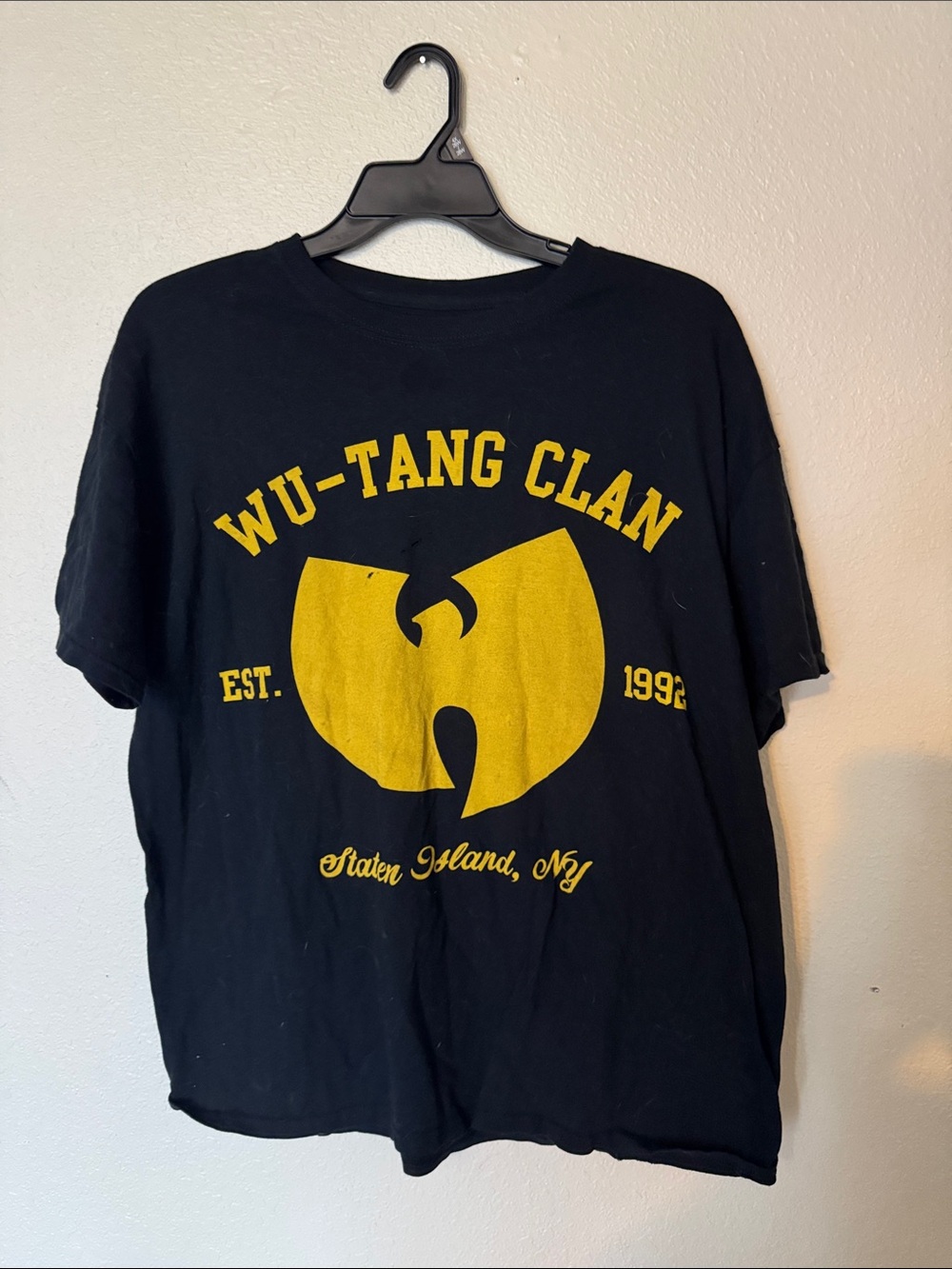 Short Sleeve Graphic Tee in Black and Yellow
